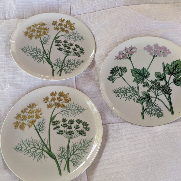 Horchow Neiman Marcus Yarrow Botanical Plaes Set of Three - Picture 3 of 4